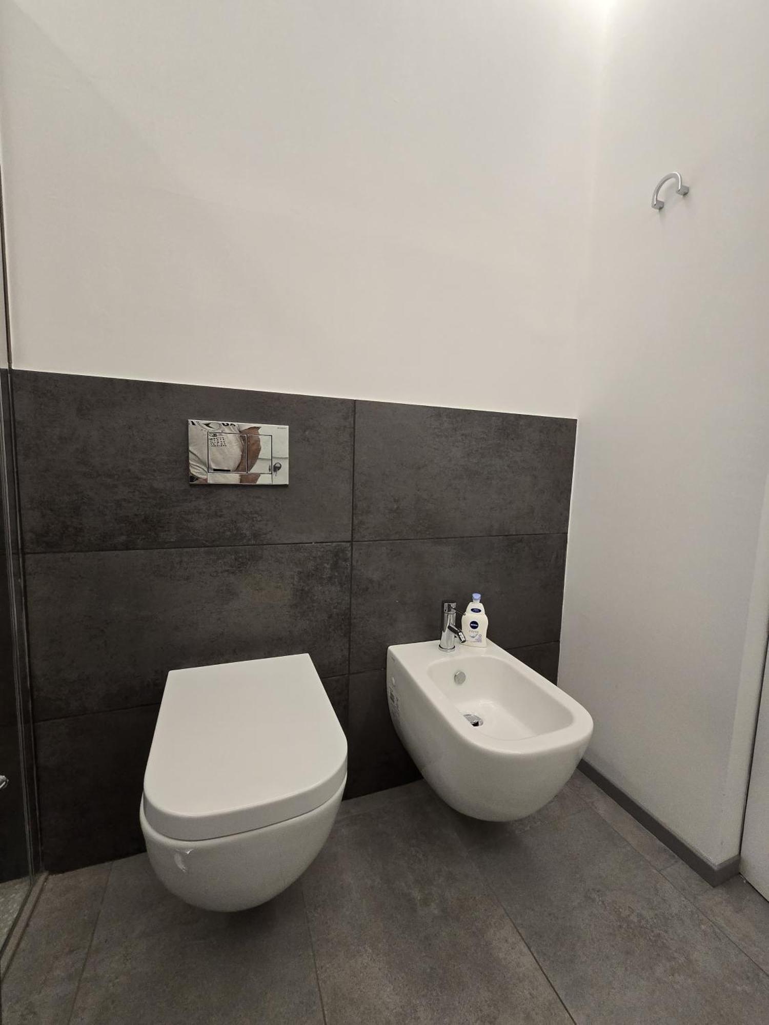 Modern Flat With A Stunning View In Cuneo Center Bagian luar foto