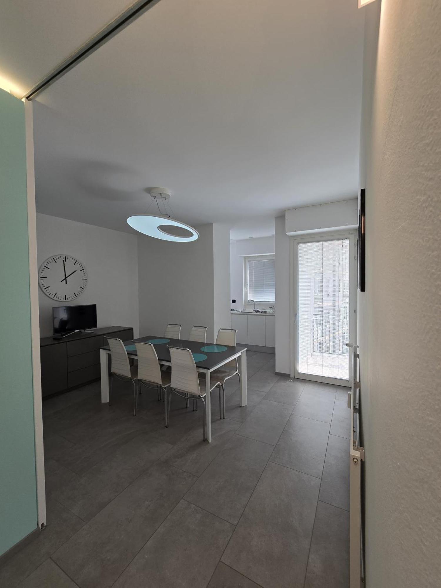 Modern Flat With A Stunning View In Cuneo Center Bagian luar foto