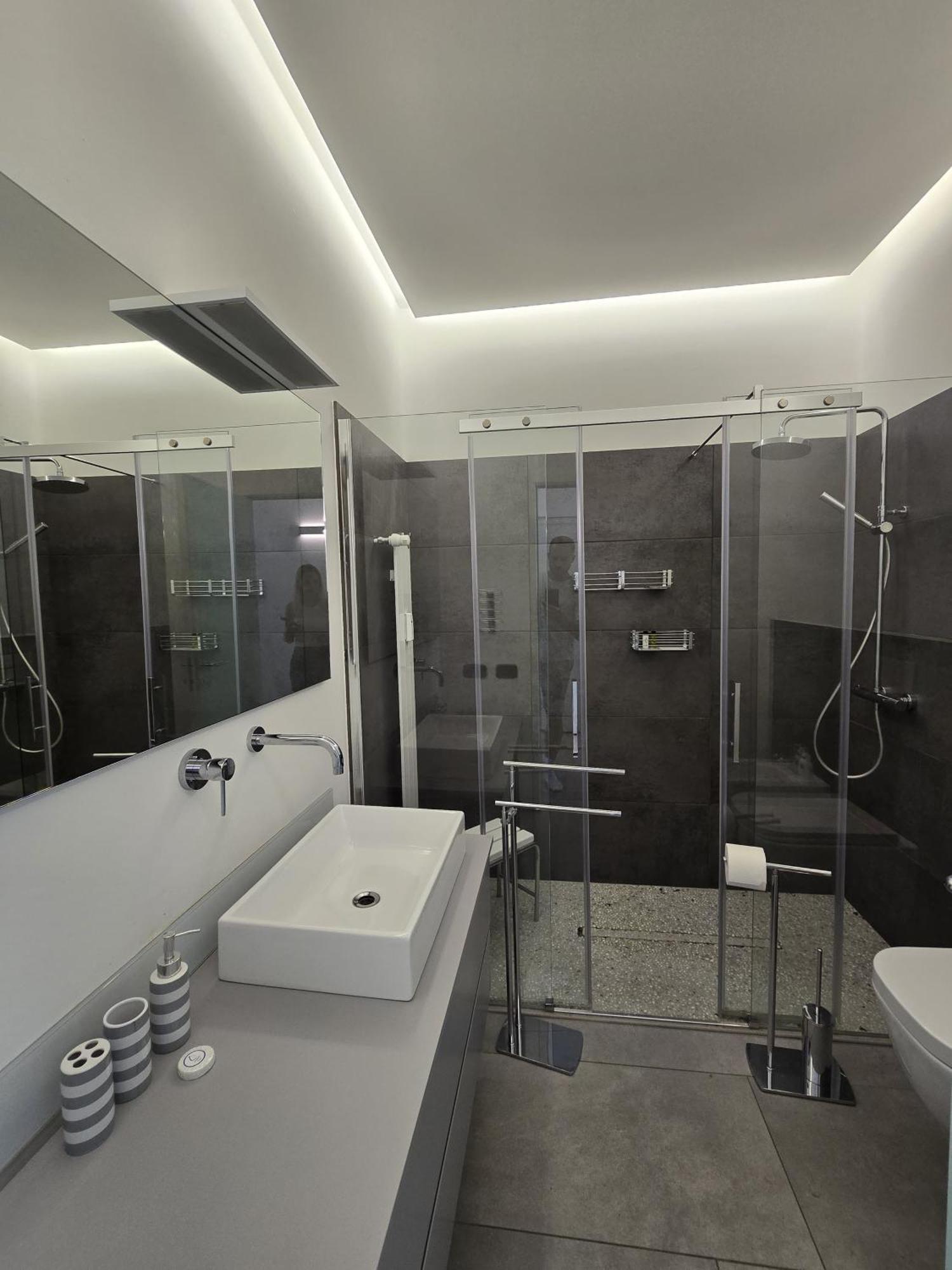Modern Flat With A Stunning View In Cuneo Center Bagian luar foto